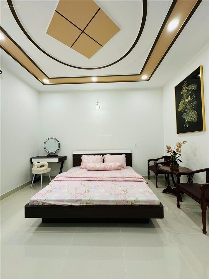 Chính chủ bán gấp nhà đẹp diện tích chuẩn 4x16m  3 phòng ngủ ngay quang trung p10 đối diện ubnd gv