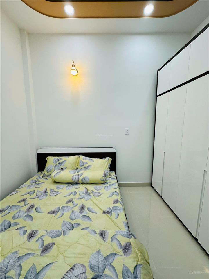Chính chủ bán gấp nhà đẹp diện tích chuẩn 4x16m  3 phòng ngủ ngay quang trung p10 đối diện ubnd gv