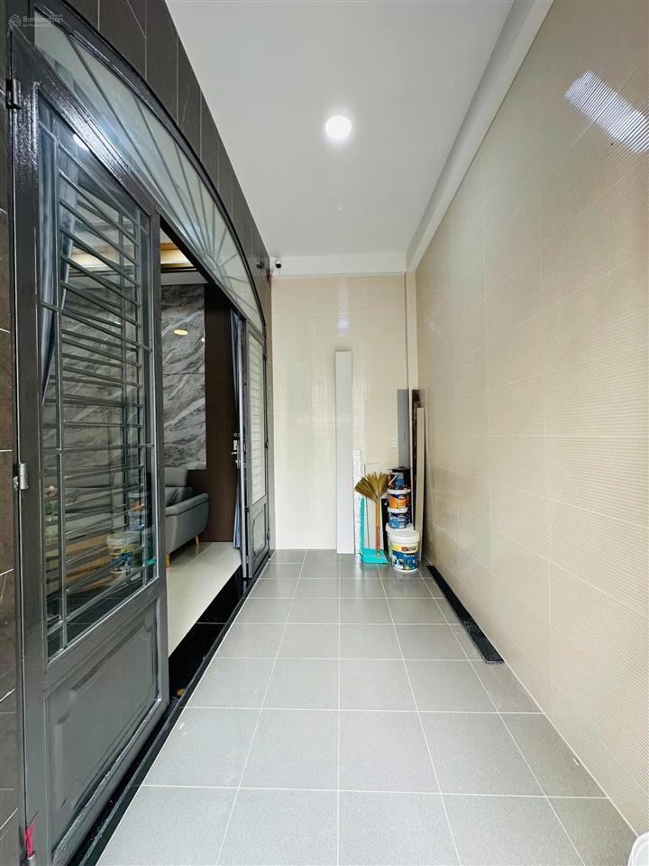 Chính chủ bán gấp nhà đẹp diện tích chuẩn 4x16m  3 phòng ngủ ngay quang trung p10 đối diện ubnd gv