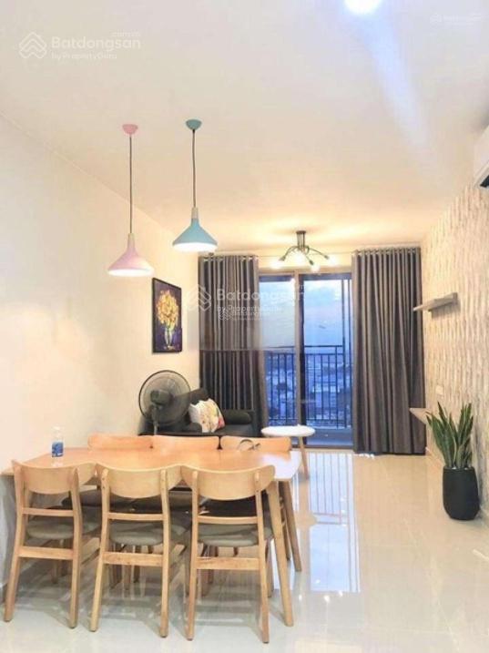 Bán nhanh căn hộ golden mansion phổ quang chỉ 5,6 tỷ 2pn+2wc.  em xem nhà ngay ạ. view đẹp