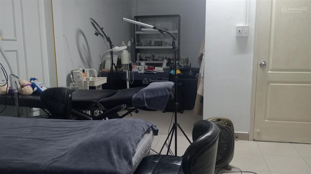 Cho thuê nhà hoa cúc, phú nhuận giá 35 triệu/tháng.  0919 548 ***