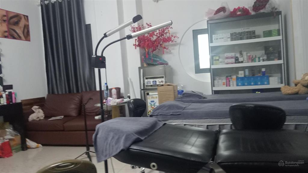 Cho thuê nhà hoa cúc, phú nhuận giá 35 triệu/tháng.  0919 548 ***