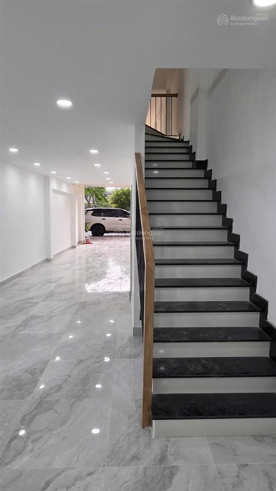 Cần bán nhà mặt tiền phạm văn đồng, nhà mới đẹp giá tốt