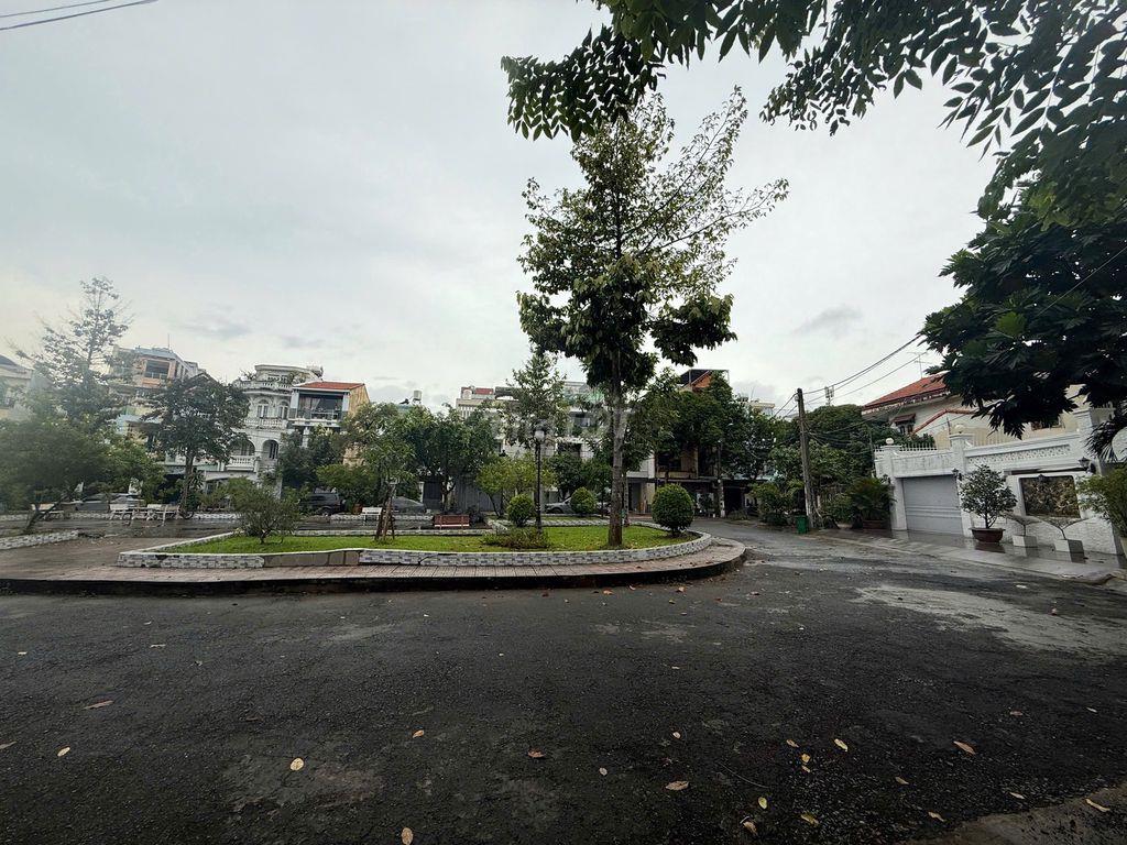 Biệt thự góc 3 MT HimLam (939m2 thỗ cư) - P.Thủ Đức - HCM