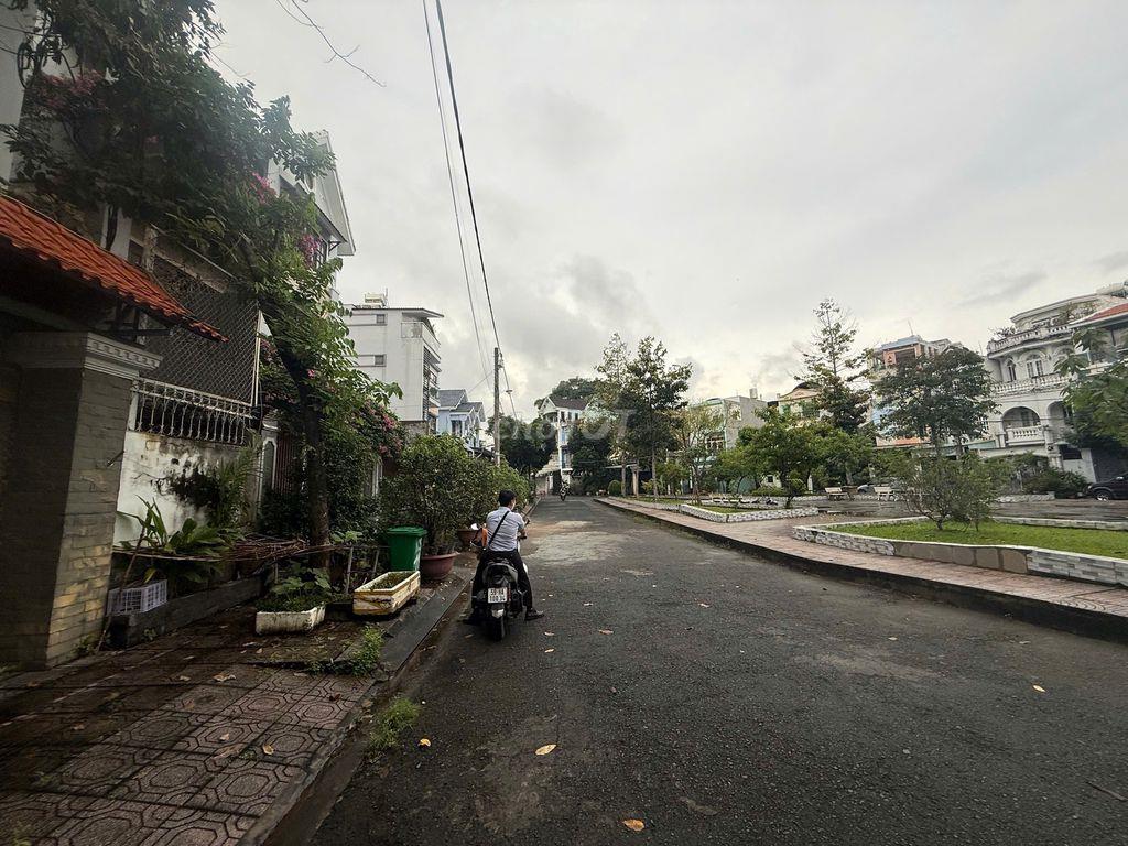 Biệt thự góc 3 MT HimLam (939m2 thỗ cư) - P.Thủ Đức - HCM