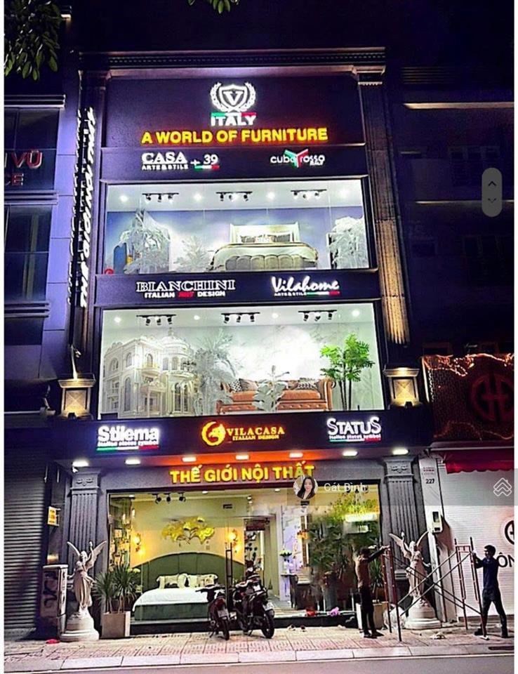 Bán toà nhà mặt tiền hai bà trưng quận 1, đối diện công viên lê văn tám, 8,5x27m, hđt 230tr/tháng