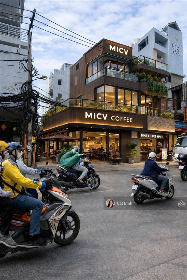 Chỉ 40 tỷ! bán nhà góc 2 mặt tiền cách mạng tháng tám, dt 8x25m  hợp đồng thuê 140 triệu/tháng
