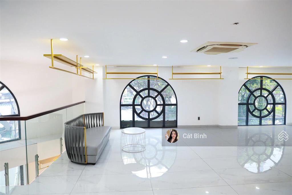 Giảm 10 tỷ. bán tòa nhà góc 2 mặt tiền 283a cmt8, quận 10.