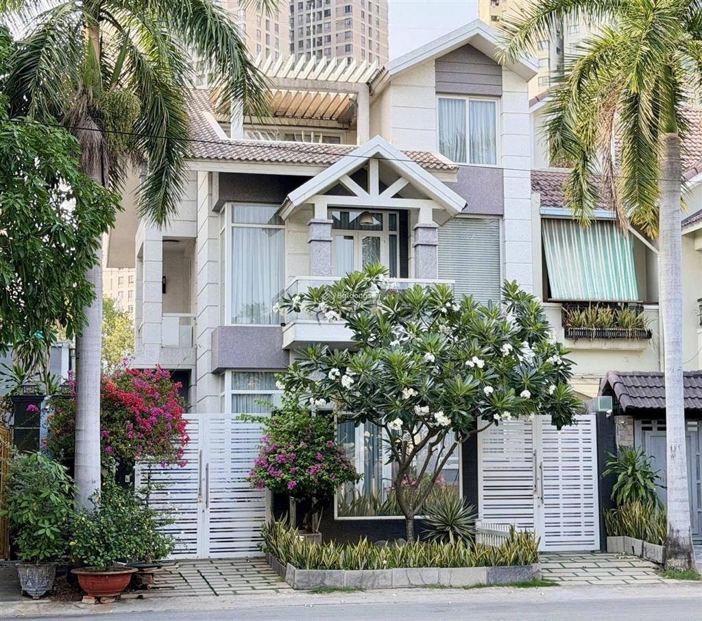 Định cư nên bán biệt thự đẹp đường số 17, an phú  hầm, trệt, 2 tầng full nội thất giá chỉ 67 tỷ