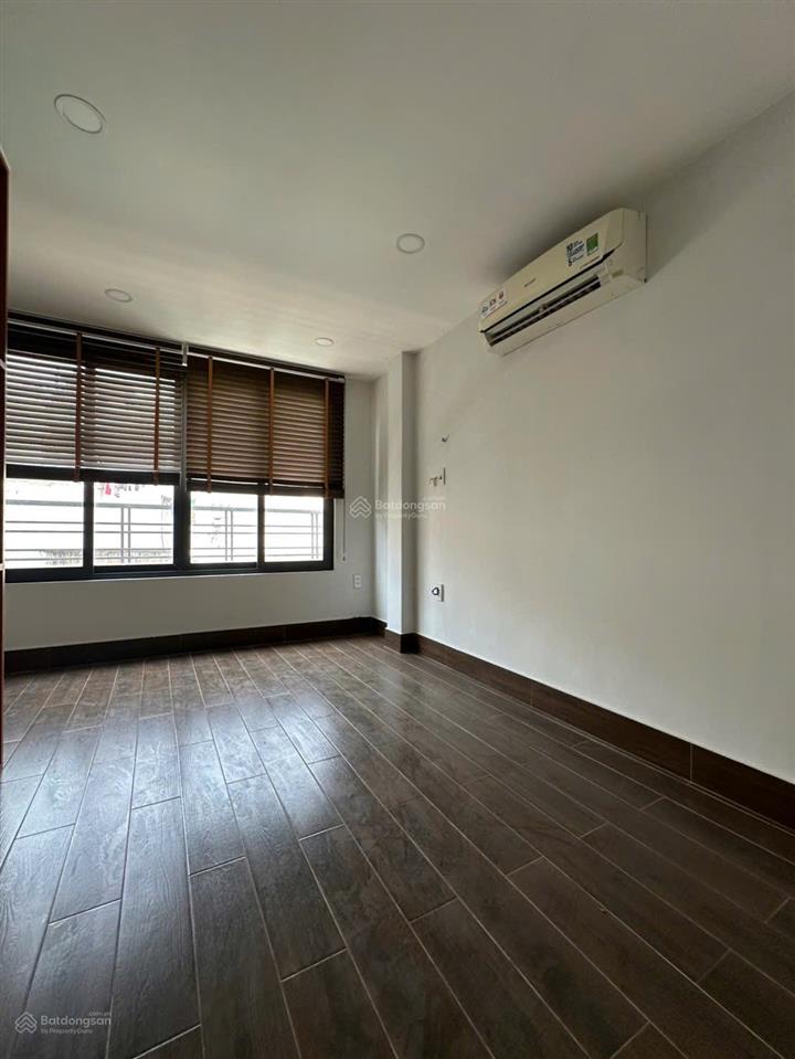 Mặt tiền 4 tầng kinh doanh phú nhuận giá chỉ 5.x tỷ