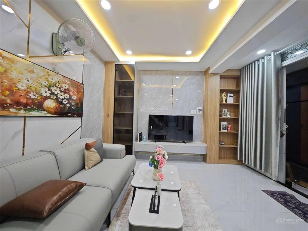 Bán nr 29/ đoàn thị điểm, 8,58 tỷ, 41,3m2, 4pn, 4wc, pháp lý đầy đủ, giá cực chất
