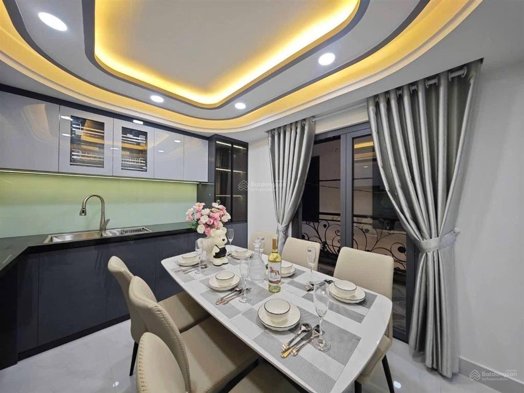 Bán nr 29/ đoàn thị điểm, 8,58 tỷ, 41,3m2, 4pn, 4wc, pháp lý đầy đủ, giá cực chất