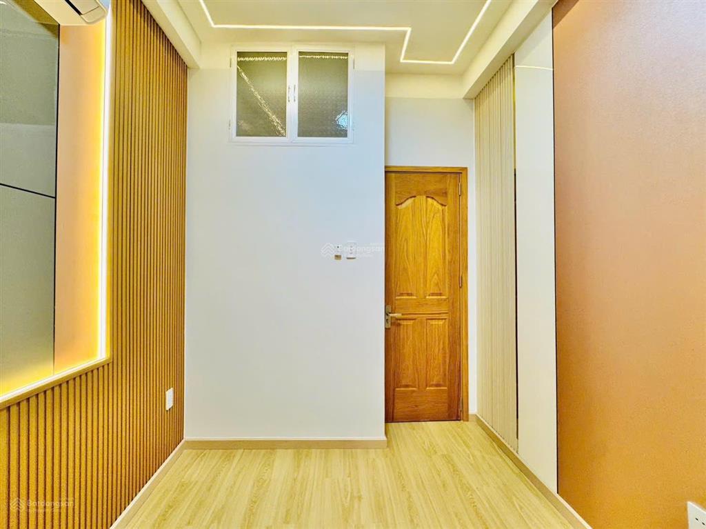 Nhà 4 tầng mới đẹp phú nhuận chỉ 3.** tỷ phùng văn cung sát phan xích long