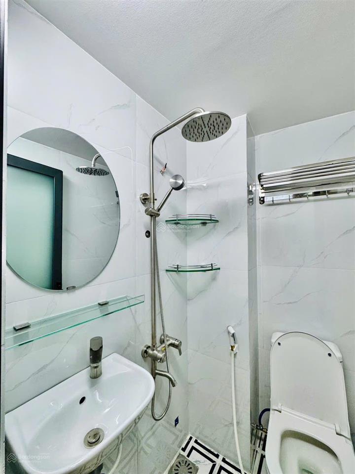 Nhà 4 tầng mới đẹp phú nhuận chỉ 3.** tỷ phùng văn cung sát phan xích long
