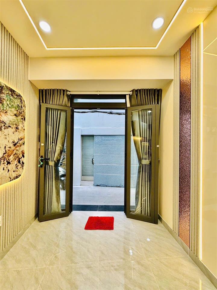 Nhà 4 tầng mới đẹp phú nhuận chỉ 3.** tỷ phùng văn cung sát phan xích long