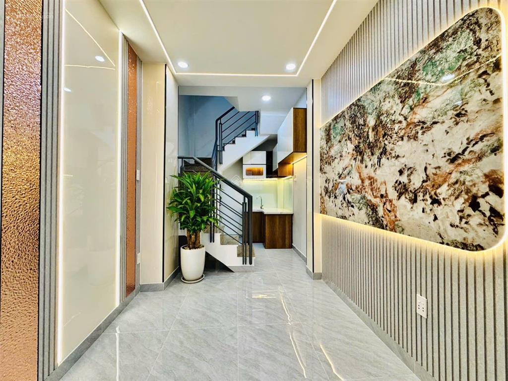 Nhà 4 tầng mới đẹp phú nhuận chỉ 3.** tỷ phùng văn cung sát phan xích long