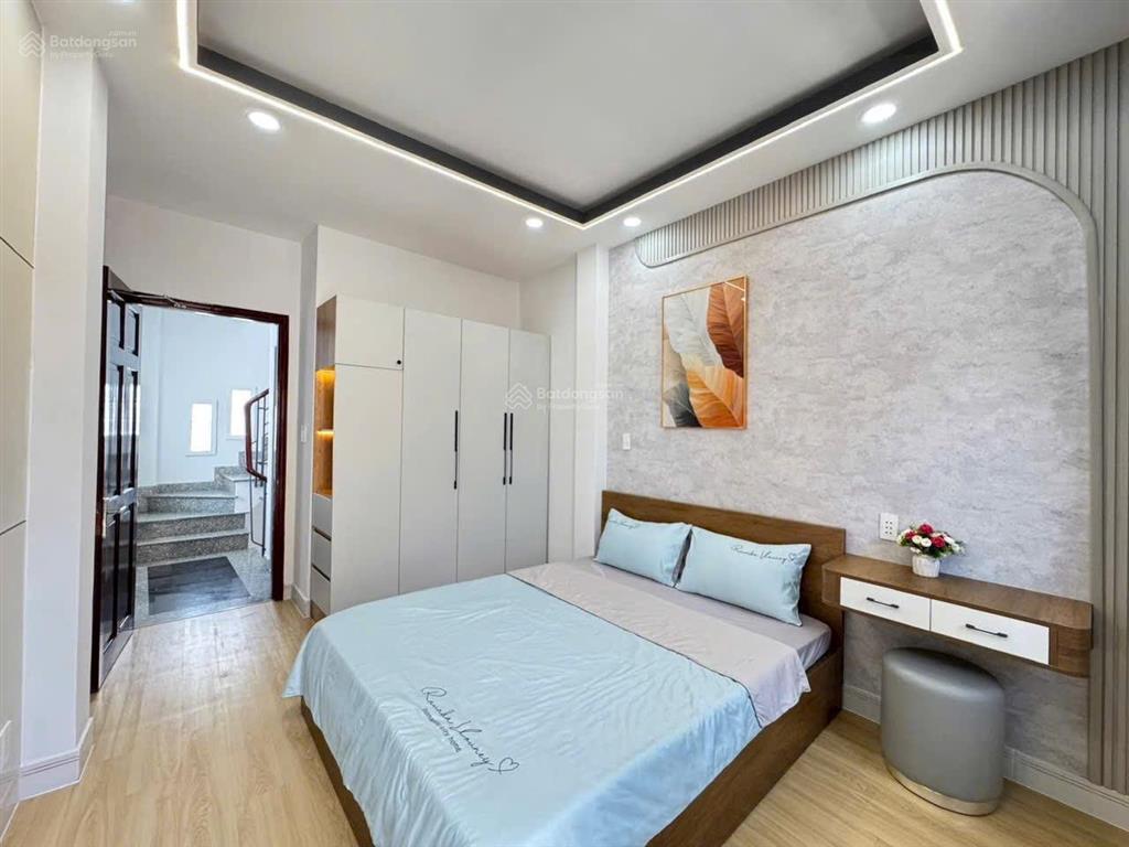 Nhà 5 tầng siêu đẹp phú nhuận giá chỉ 6.** tỷ