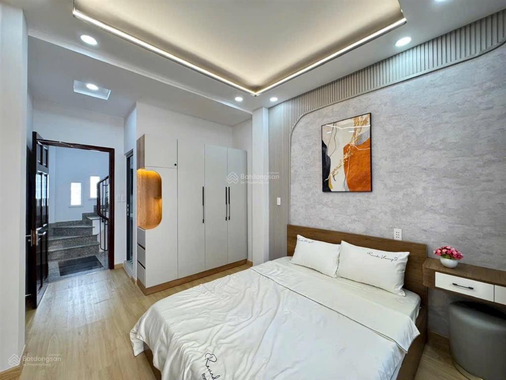 Nhà 5 tầng siêu đẹp phú nhuận giá chỉ 6.** tỷ