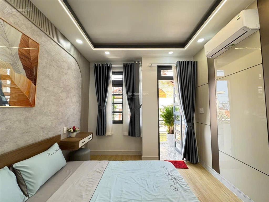 Nhà 5 tầng siêu đẹp phú nhuận giá chỉ 6.** tỷ