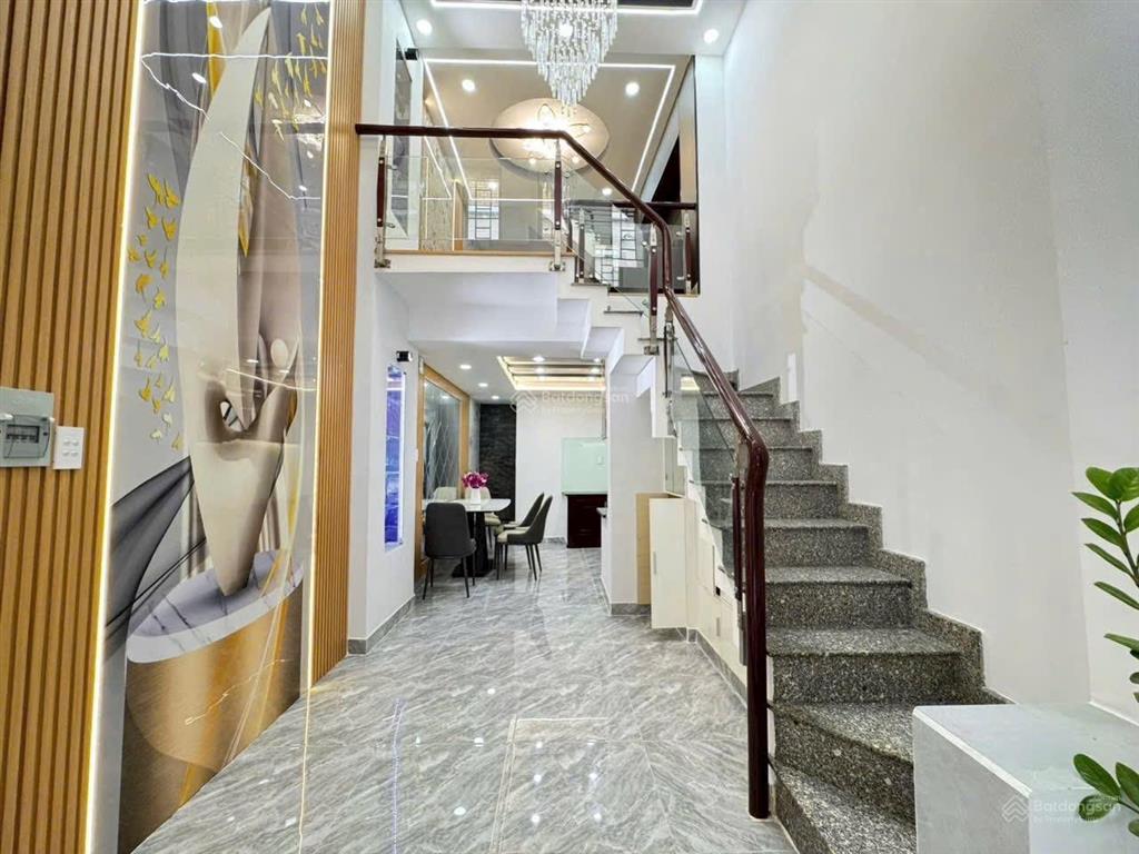 Nhà 5 tầng siêu đẹp phú nhuận giá chỉ 6.** tỷ