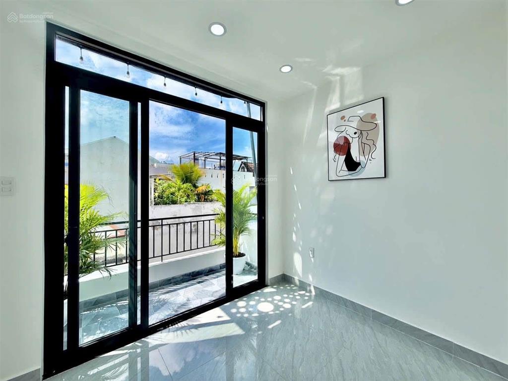 Nhà đẹp 5 tầng huỳnh văn bánh phú nhuận chỉ 5.** tỷ