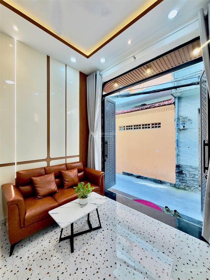 Nhà đẹp 5 tầng huỳnh văn bánh phú nhuận chỉ 5.** tỷ
