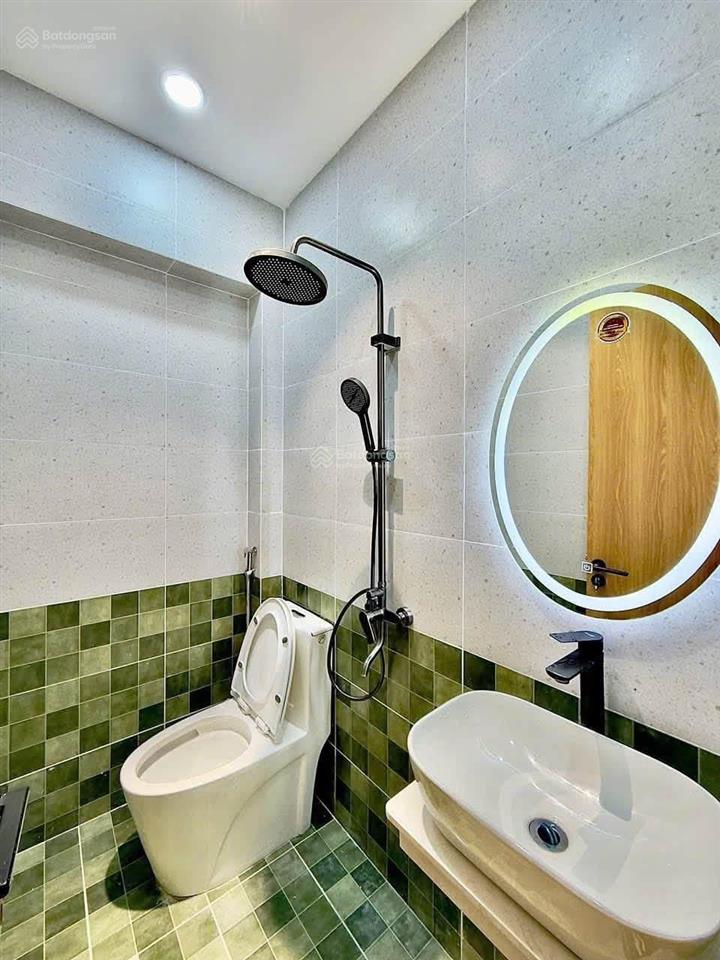 Nhà 3 tầng đẹp nguyễn văn đậu bình thạnh  chỉ 5,** tỷ