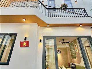 Nhà 3 tầng đẹp nguyễn văn đậu bình thạnh  chỉ 5,** tỷ