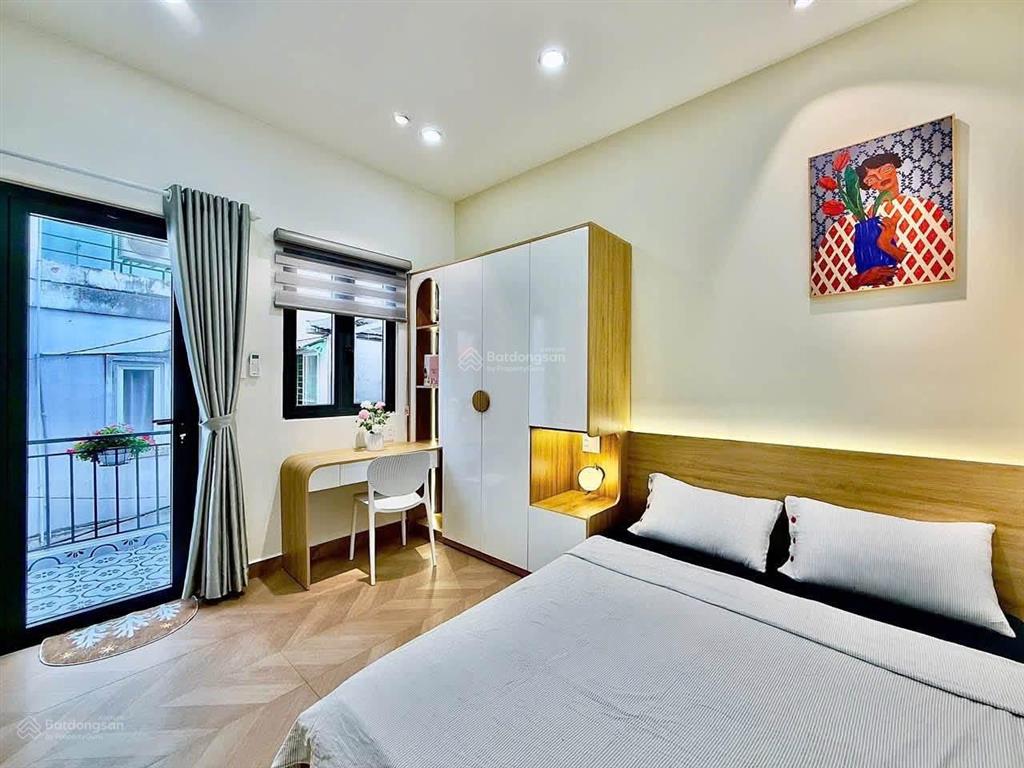Nhà 3 tầng đẹp nguyễn văn đậu bình thạnh  chỉ 5,** tỷ