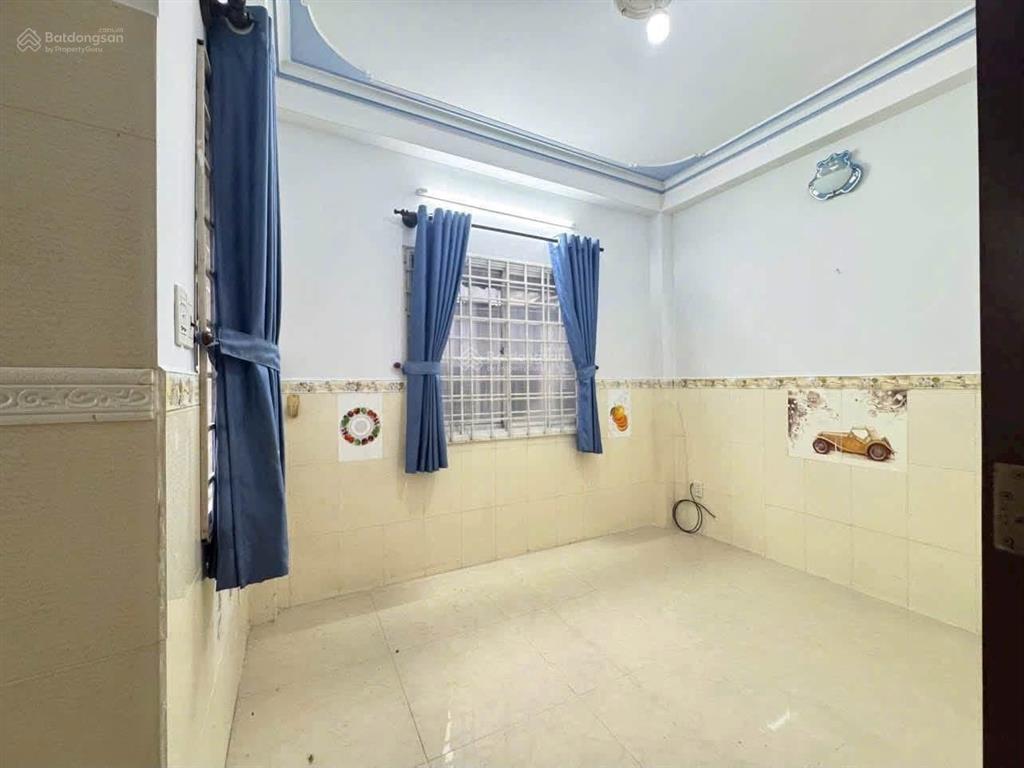 Nhà 4 tầng hẻm hoàng văn thụ giá chỉ 3,** tỷ hẻm hoàng văn thụ, p. đức nhuận cách mặt tiền chỉ 50m