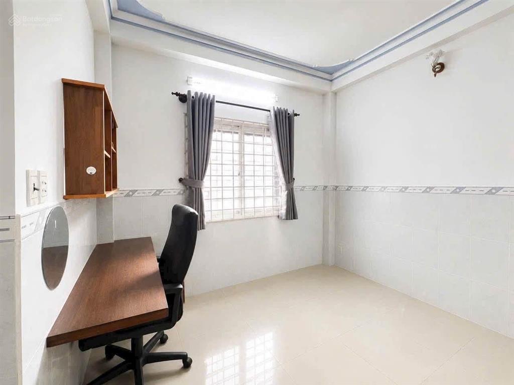 Nhà 4 tầng hẻm hoàng văn thụ giá chỉ 3,** tỷ hẻm hoàng văn thụ, p. đức nhuận cách mặt tiền chỉ 50m
