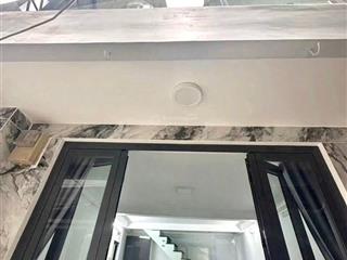 Nhà 3 tầng mới đẹp trung tâm quận 1 giá chỉ 4.** tỷ