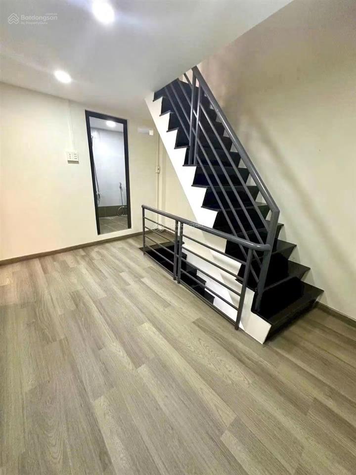 Nhà 3 tầng mới đẹp trung tâm quận 1 giá chỉ 4.** tỷ