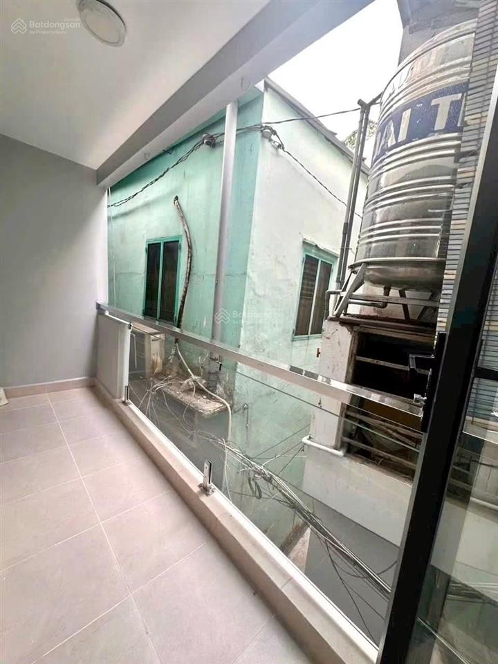 Nhà 3 tầng mới đẹp trung tâm quận 1 giá chỉ 4.** tỷ