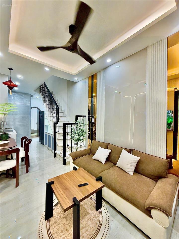 Nhà mới 3 tầng nguyễn kiệm phú nhuận chỉ 6,x tỷ