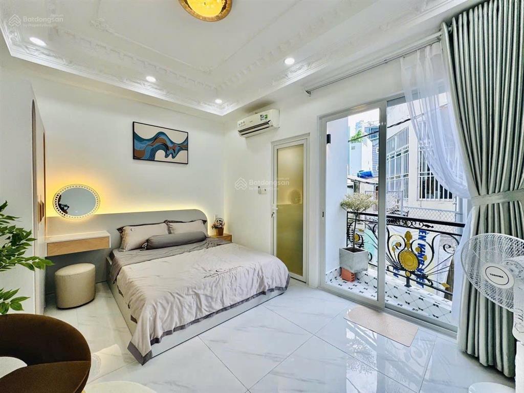 Giảm sốc 900 triệu? nhà đẹp 4 tầng chỉ 6,2 tỷ! hẻm 100 thích quảng đức phú nhuận