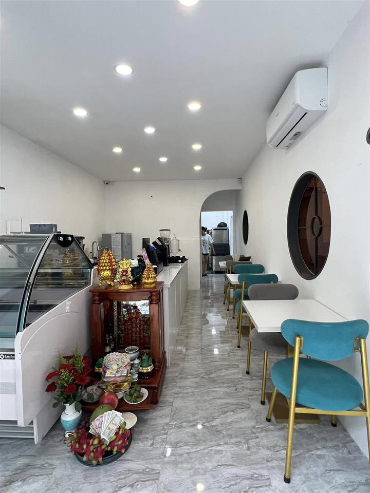 Chính chủ bán nhà hẻm 6m căn góc trần hưng đạo, q.1 . dt 4,5x13m, 3 lầu, hđt 33tr/th.giá 15,2 tỷ bl