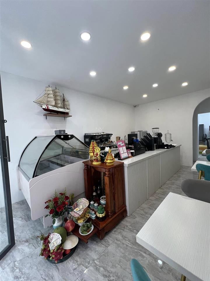 Chính chủ bán nhà hẻm 6m căn góc trần hưng đạo, q.1 . dt 4,5x13m, 3 lầu, hđt 33tr/th.giá 15,2 tỷ bl