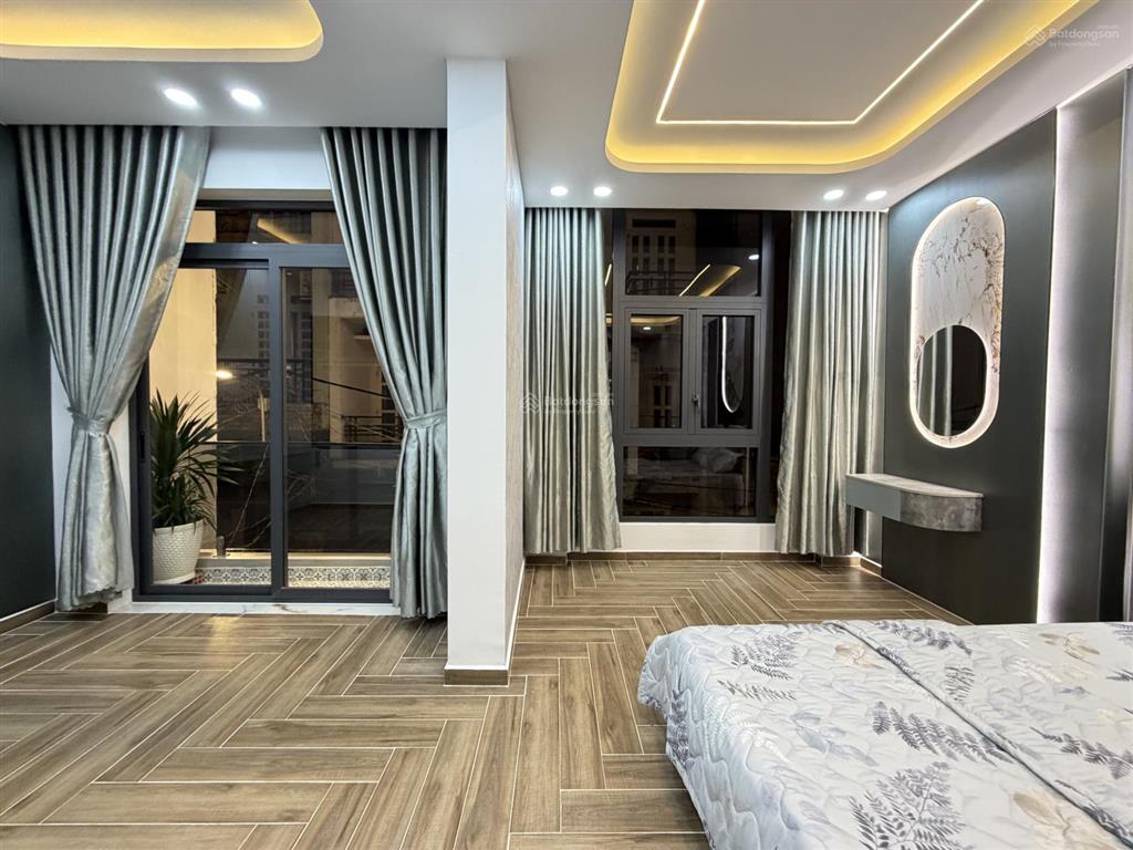 Bán vila phố tuyệt đẹp có phòng ngủ dưới trệt, trục đường nguyễn tư giản gò vấp