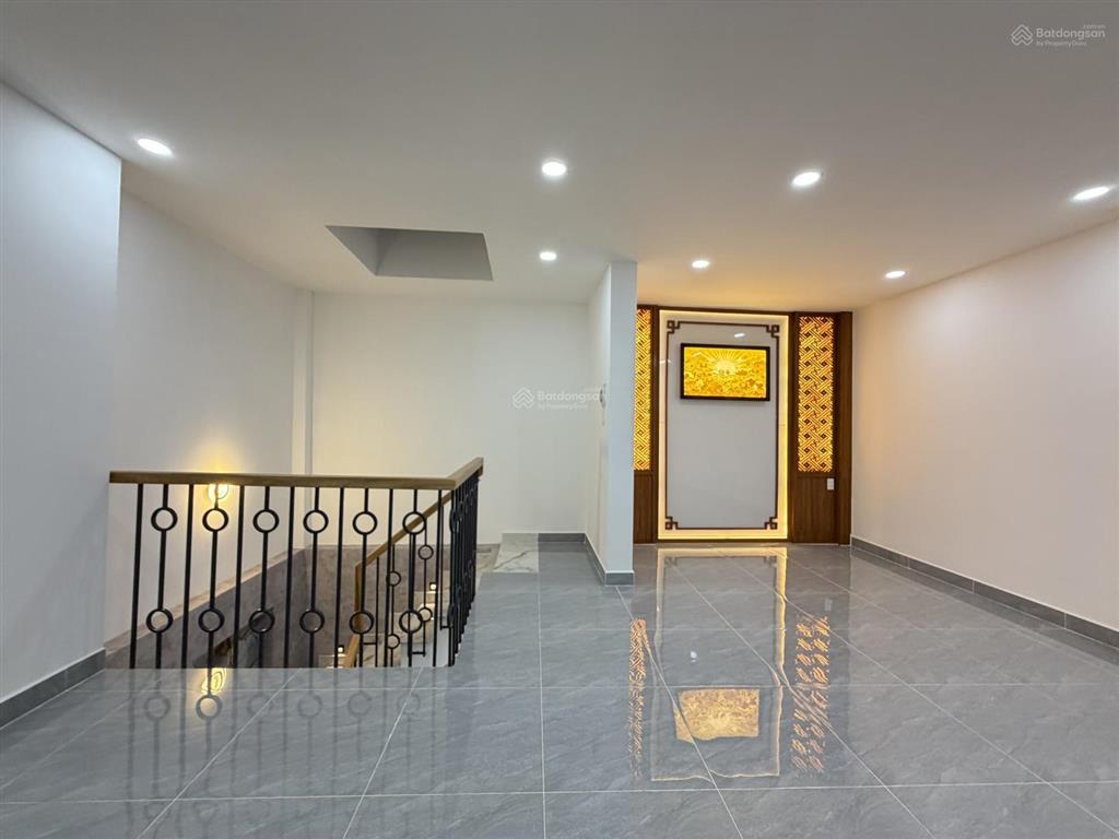Bán vila phố tuyệt đẹp có phòng ngủ dưới trệt, trục đường nguyễn tư giản gò vấp