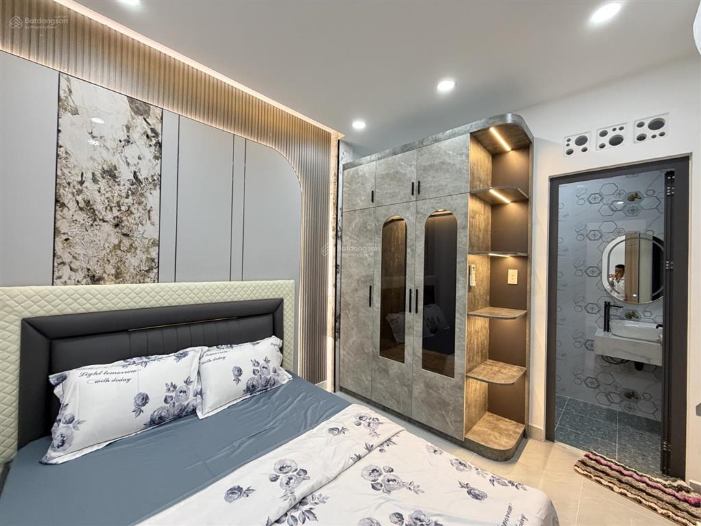 Bán vila phố tuyệt đẹp có phòng ngủ dưới trệt, trục đường nguyễn tư giản gò vấp