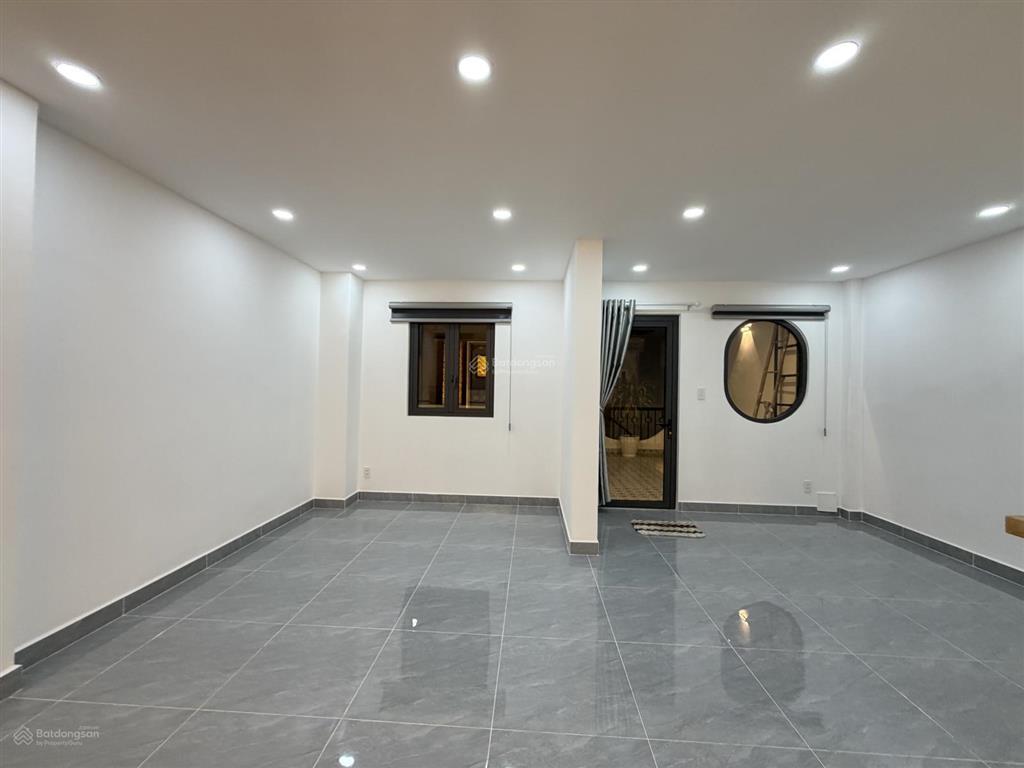 Bán vila phố tuyệt đẹp có phòng ngủ dưới trệt, trục đường nguyễn tư giản gò vấp