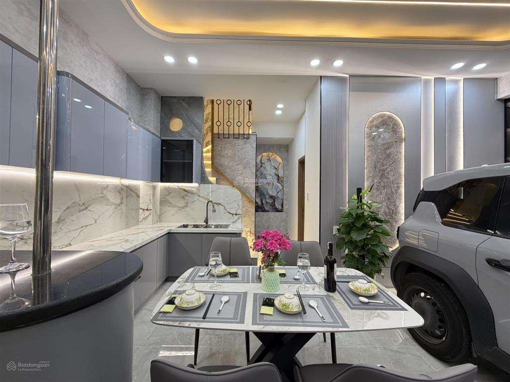 Bán vila phố tuyệt đẹp có phòng ngủ dưới trệt, trục đường nguyễn tư giản gò vấp