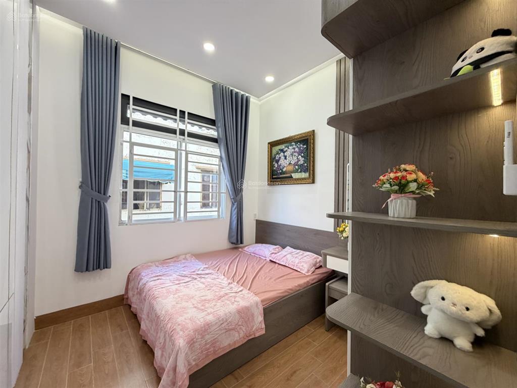 Nhà đẹp gò vấp giá nhỉnh 4 tỷ xe hơi đậu cửa trục đường bùi quang là gò vấp