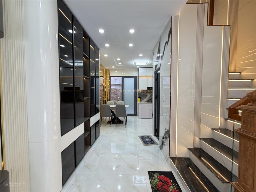 Bán nhà đẹp đúc 3,5 lầu sát ngã 5, trục đường quang trung, phường 10, quận gò vấp