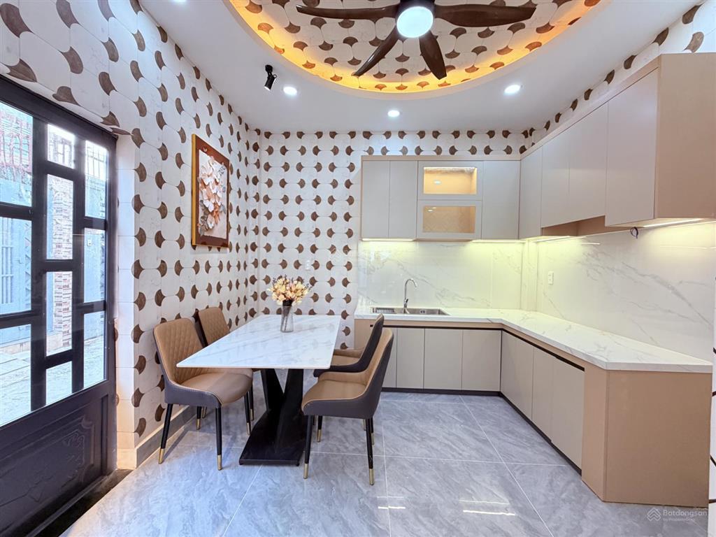 Bán nhà đẹp căn góc thoáng, trục đường thông tiện kinh doanh, phường 16 gò vấp