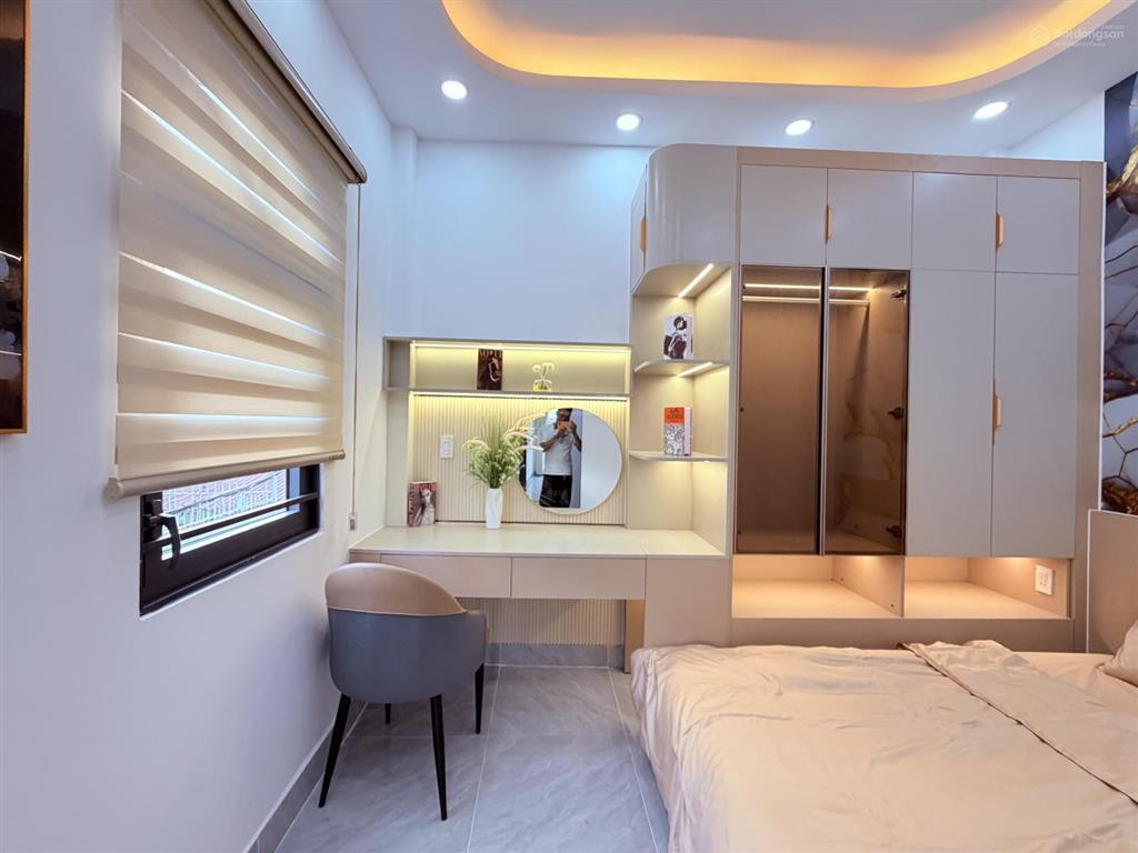 Bán nhà đẹp căn góc thoáng, trục đường thông tiện kinh doanh, phường 16 gò vấp