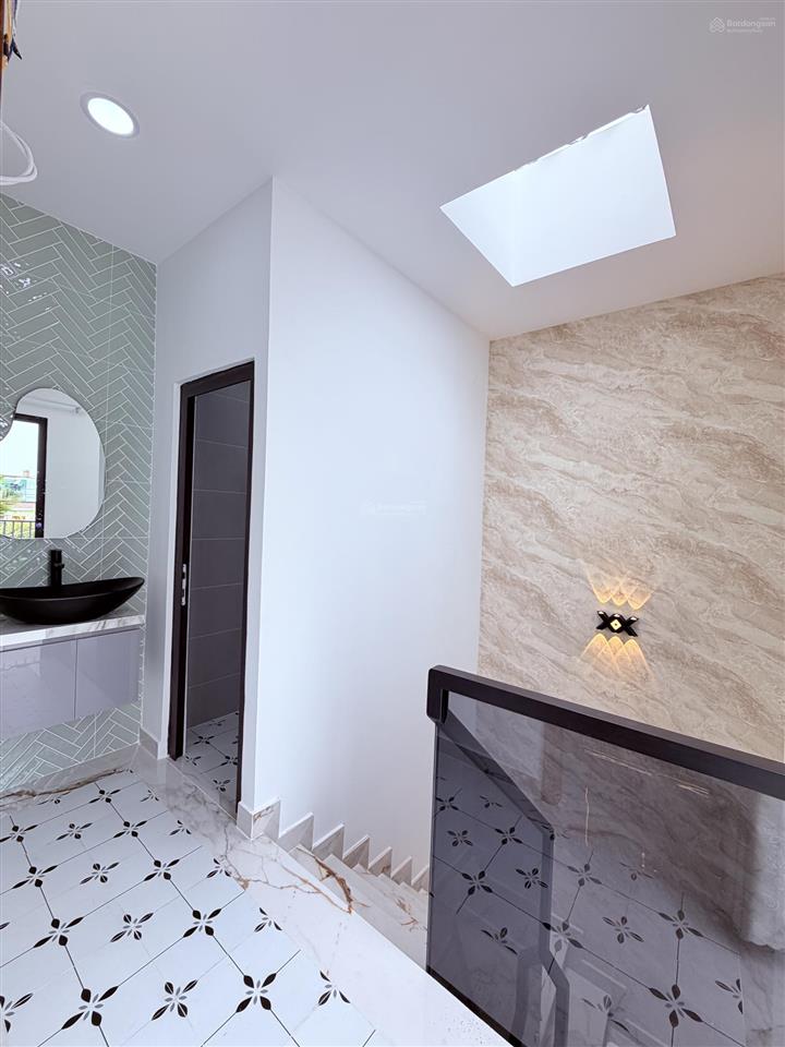 Bán nhà đẹp giá rẻ nhỉnh 5 tỷ, trục đường phạm văn chiêu, phường an hội đông gò vấp