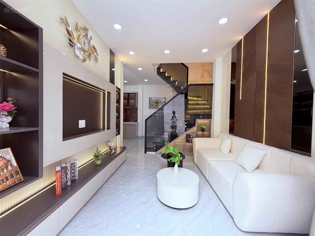 Bán nhà đẹp giá rẻ nhỉnh 5 tỷ, trục đường phạm văn chiêu, phường an hội đông gò vấp