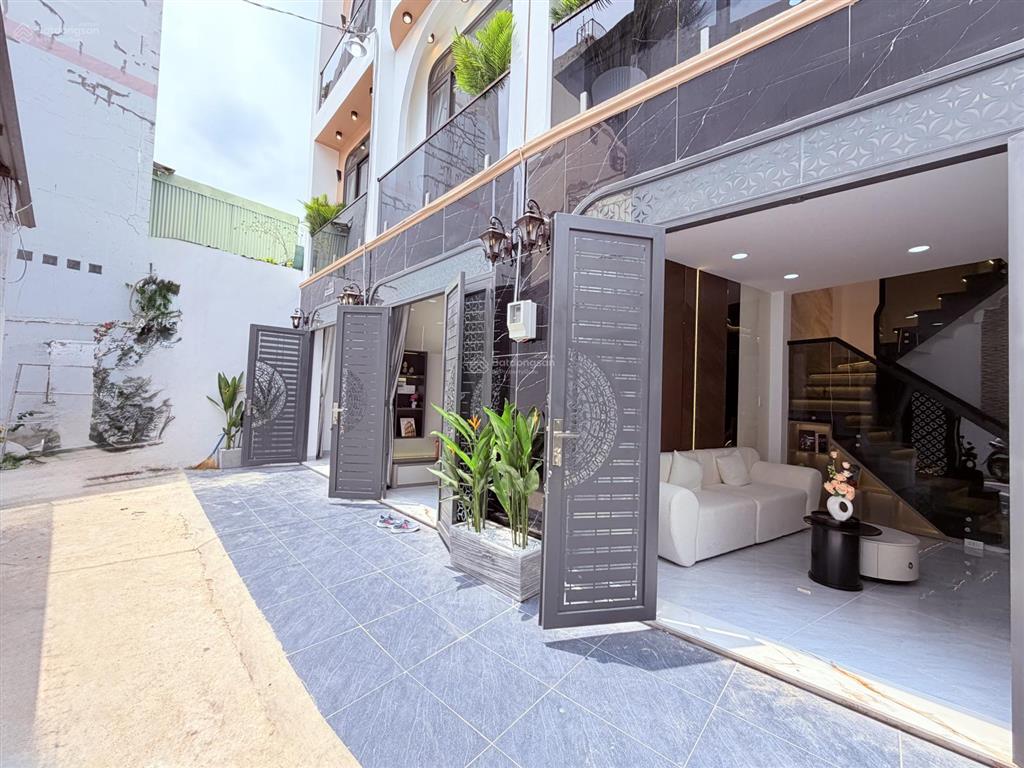 Bán nhà đẹp giá rẻ nhỉnh 5 tỷ, trục đường phạm văn chiêu, phường an hội đông gò vấp